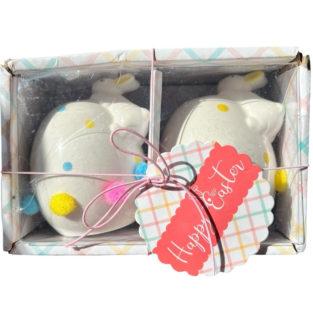 🌻NEW in Box Easter Egg Bunny Salt & Pepper Shaker